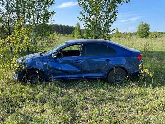 На трассе под Орлом автомобиль протаранил попутку и скрылся с места ДТП