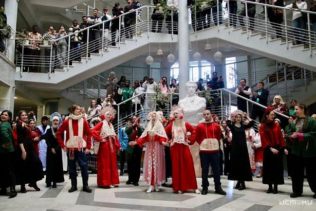В ОГУ имени И. С. Тургенева водили «Хоровод дружбы» 