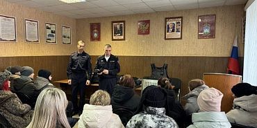 Сотрудники МО МВД России «Мценский» провели экскурсию для учащихся Отрадинской школы