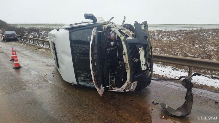 Под Орлом в столкновении «Газели» и «Рено» пострадали три человека