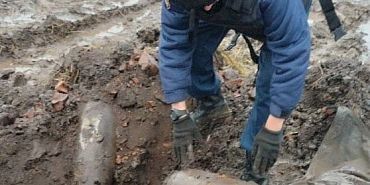 ВОП взрывоопасный предмет МЧС по Орловской области На территории орловского аэропорта нашли учебные авиабомбы