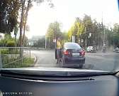 В Орле столкнулись «Рено» и «Лада». Пострадали трое. Видео