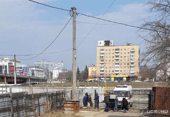 В Орле мужчина упал в котлован на месте снесенного дома на ул. Гостиной 
