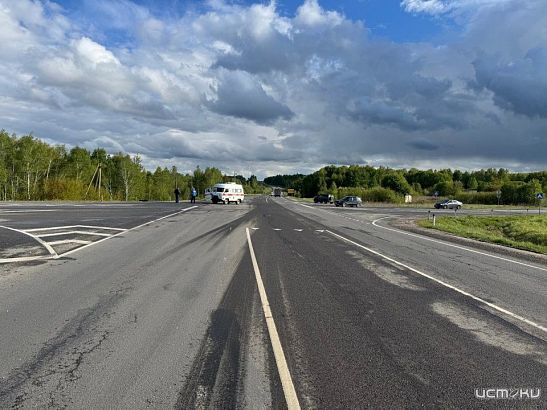 Под Орлом машина «скорой помощи» столкнулась с грузовиком