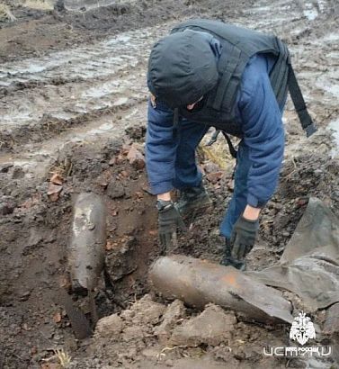 На территории орловского аэропорта нашли учебные авиабомбы