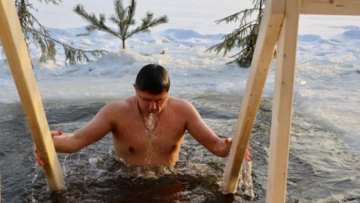 Орловский губернатор-коммунист поздравил орловчан с Крещением