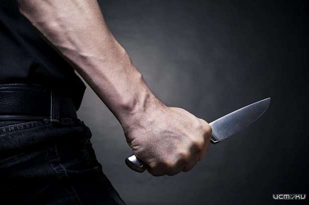 В Орле в ходе конфликта мужчина порезал двух незнакомцев