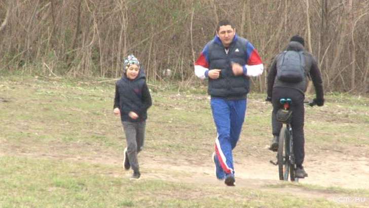 365 дней в движении: орловский кикбоксер Уранбек Есенкулов запустил марафон бега