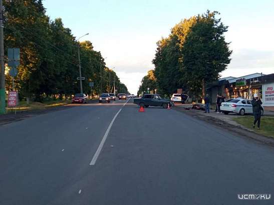 Во Мценске «семерка» столкнулась с мотоциклом