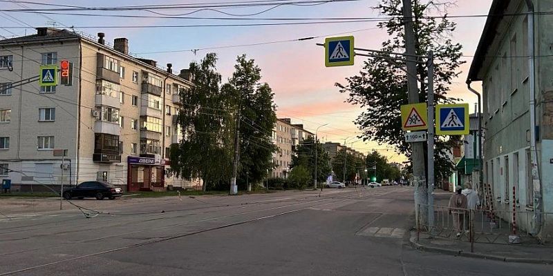 В Орле продолжаются работы по восстановлению контактной сети на улице Пушкина
