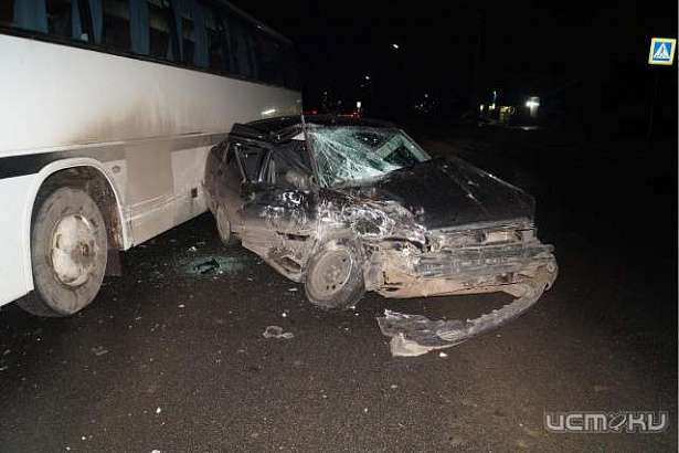 В Лужках произошло столкновение автобуса и автомобиля «Лада»