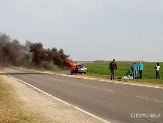 На орловской трассе сгорел автомобиль