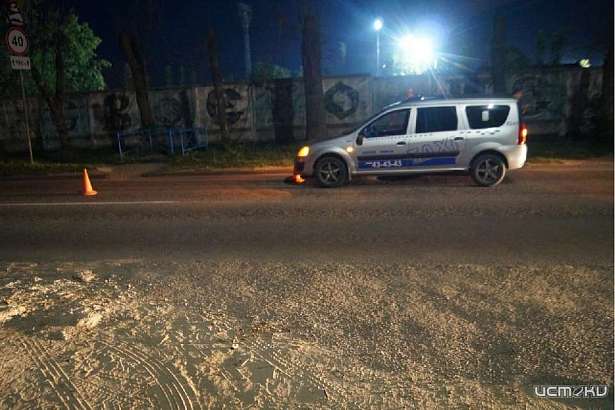 Перебегая дорогу, восьмилетний ребенок угодил под колеса такси в Орле