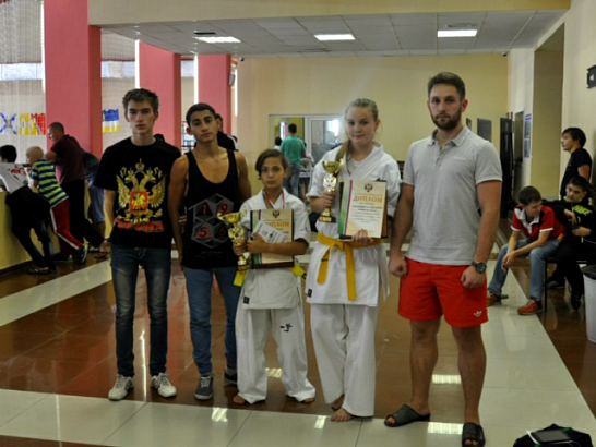 Две сочинские бронзы привезли орловские каратистки