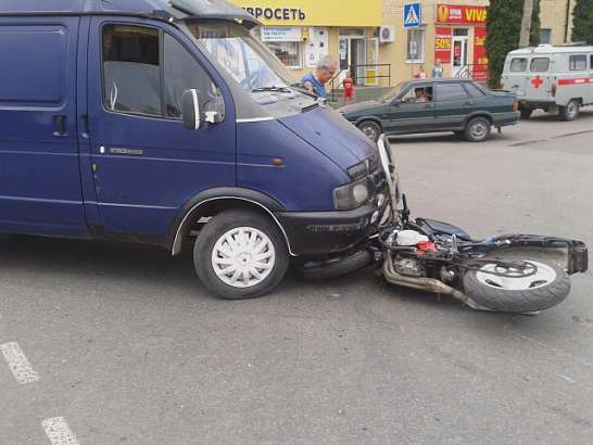 Столкновение автомобиля и мотоцикла во Мценске