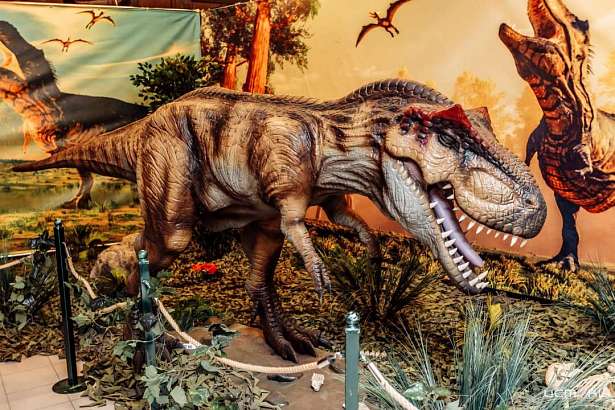 ВТОРЖЕНИЕ ДИНОЗАВРОВ УЖЕ В ОРЛЕ! ДЕТИ В ВОСТОРГЕ