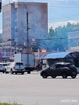 В Орле загорелось кафе рядом с «Современником»
