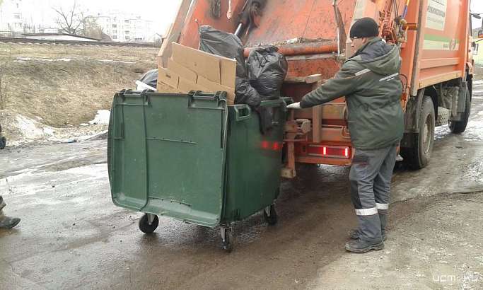 «УК «Зелёную рощу» заставили ликвидировать свалку на ул. Набережная Дубровинского в Орле