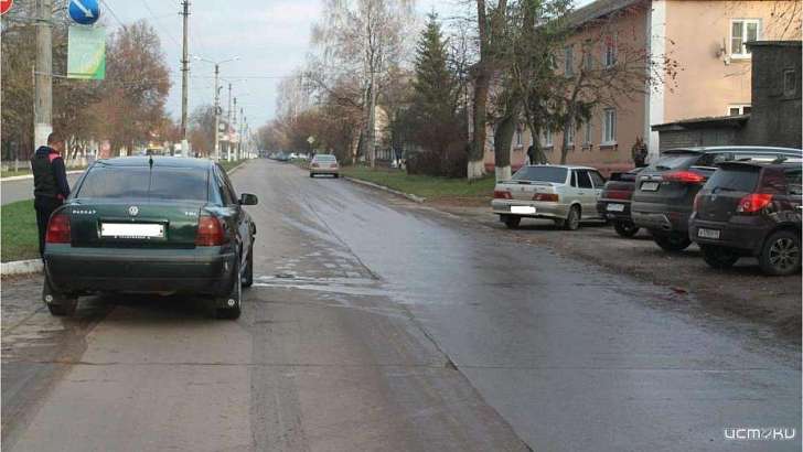 Опасный разворот: в Дмитровске столкнулись отечественное авто и иномарка
