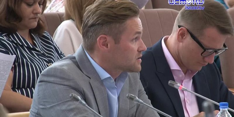 Почему «Зеленая роща» живет на широкую ногу и зачем спонсируют «Первый областной»: орловские депутаты вышли с каникул