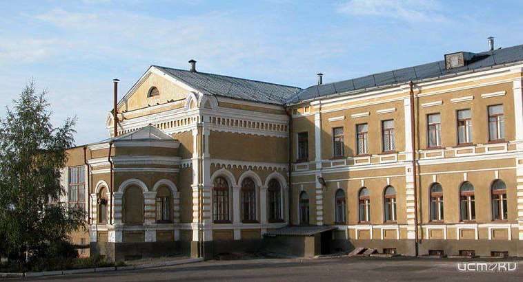 В Ливенском Лицее начался капремонт крыши