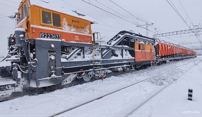 Более 6 тысяч кубометров снега вывезли железнодорожники за сутки в Орловской области