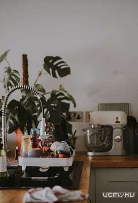 В Глазуновском районе школьники кушали в столовой из разбитой посуды