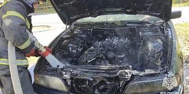 В Орле на 1‑й Пушкарной загорелся припаркованный автомобиль