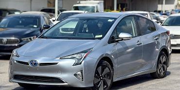 Сколько стоят Toyota Prius (2017–2020) на аукционах: средняя цена, средняя оценка и разброс по оценкам