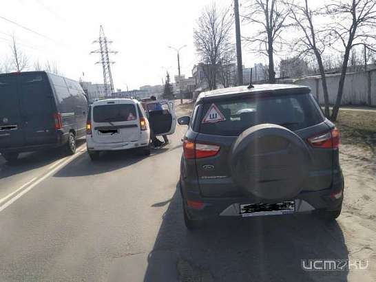 ДТП в Заводском районе: кроссовер-иномарка въехал в отечественный универсал 