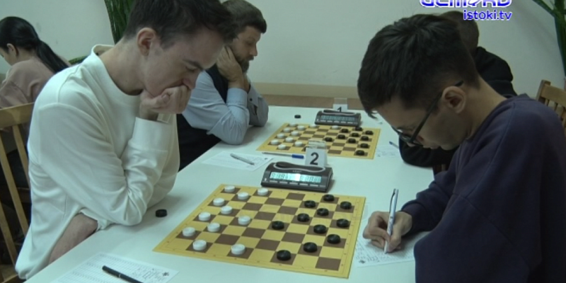 В Орле в шахматно-шашечной школе был дан старт Всероссийским соревнованиям по шашкам "Город воинской славы"