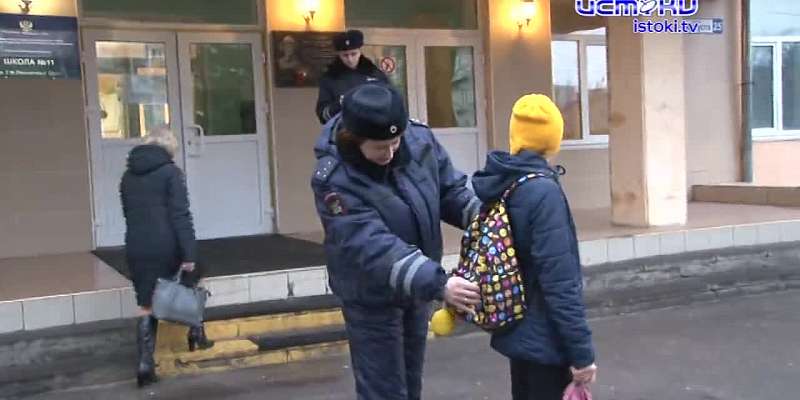 Светоотражатели — неотъемлемая часть гардероба: в Орле объяснили юному поколению, почему это необходимо