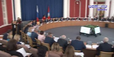 Без особых перемен. На втором заседании областного Совета выбрали замов, председателей и сенатора