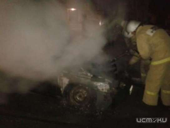 В Свердловском районе горел автомобиль