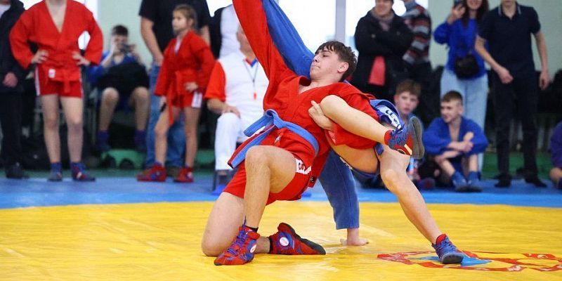 Студенты поборются за медали в рамках областных соревнований по самбо 