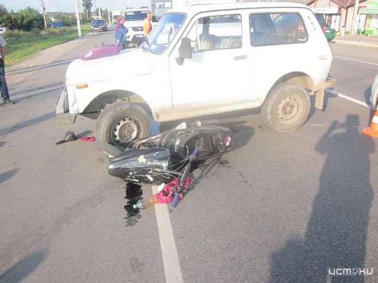 Недалеко от Орла «Нива» столкнулась с мопедом. Пострадал один человек