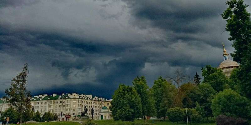 В пятницу Орел снова окутали пасмурная погода и дождь 