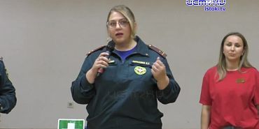 Орловские спасатели провели занятия для студентов, где показали как действовать в экстренных ситуациях.