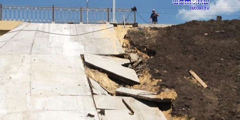 Эксклюзив с моста Дружбы в Орле: что случилось с опорой после дождя