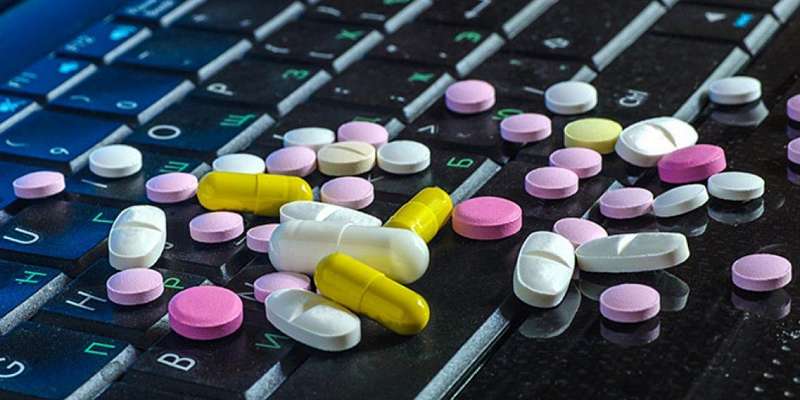 Орловчанка лишилась 725 тысяч рублей при заказе лекарств через Интернет