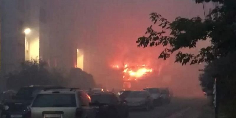 Видео: в Орле полыхал нежилой дом