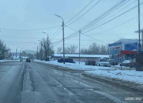 Улица Михалицина покрылась ямами. Дождется ли она ремонта в этом году?