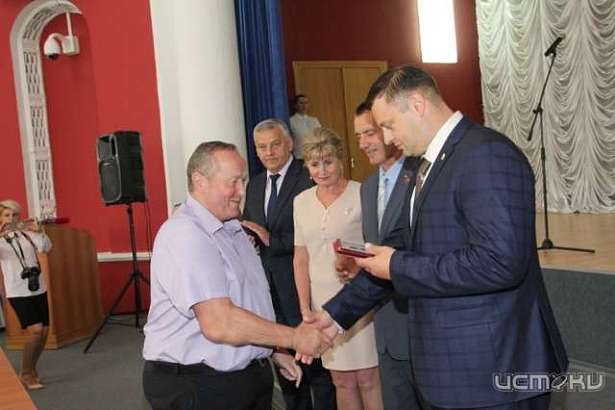 Около 100 представителей спортивной общественности Орловской области были отмечены почетными наградами 