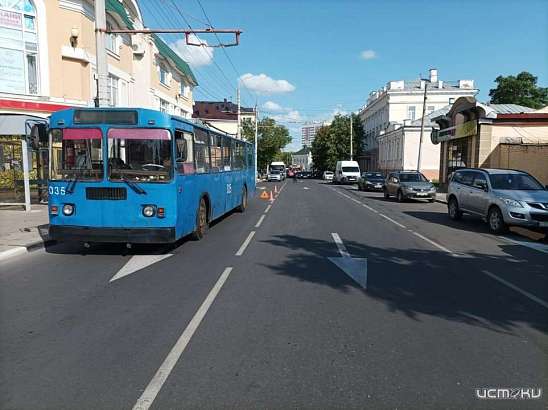 В Орле троллейбус наехал на 82-летнего пассажира, только что из него вышедшего