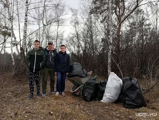 Орловчане вышли убирать город, не дожидаясь субботника 