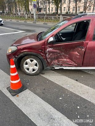 С утра на Комсомольской произошла жесткая авария 