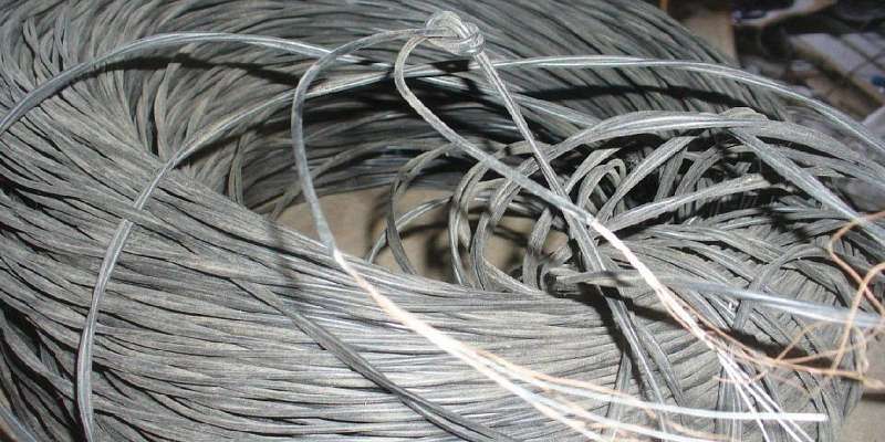 Ушлый подросток помешал заменить проводку в орловской многоэтажке