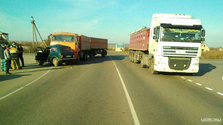 Роковое столкновение «Нивы» и КамАЗа на дороге Орел — Ливны унесло жизнь двух человек