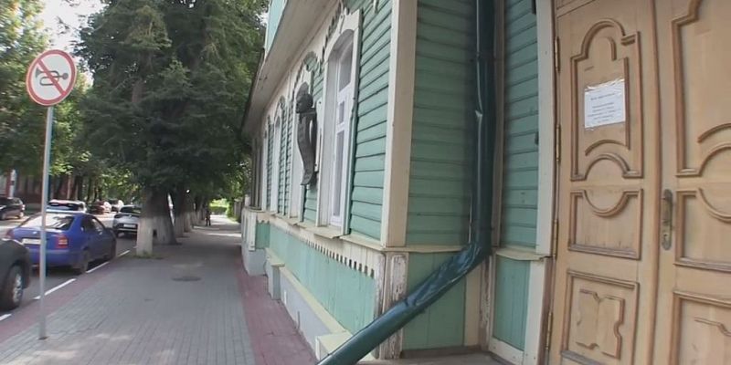 Виктор Панков и "Комитет За гражданские права57" провели свою экскурсию по центру Орла
