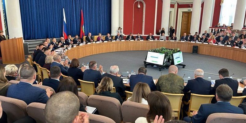Первое заседание нового состава областного Совета народных депутатов прошло сегодня